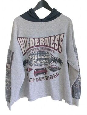 Vtg 90s Wilderness Mountain Ranger Hoodie Sweatshirt Made in Canada 26.5"x24"